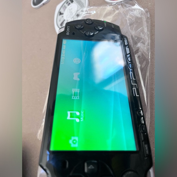 PSP Bundle in Box - Picture 8 of 16